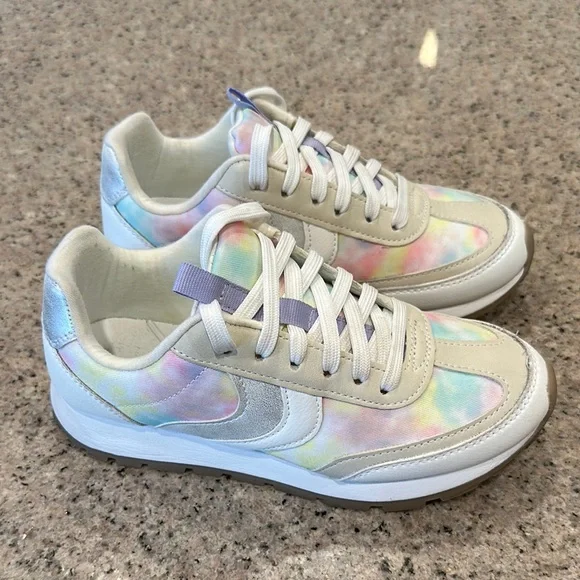 Cat and Jack girls Sneakers - Picture 1 of 9